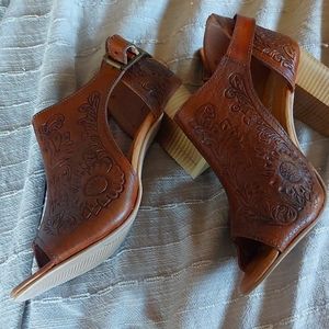 Roper Mika Tooled Leather Sandal